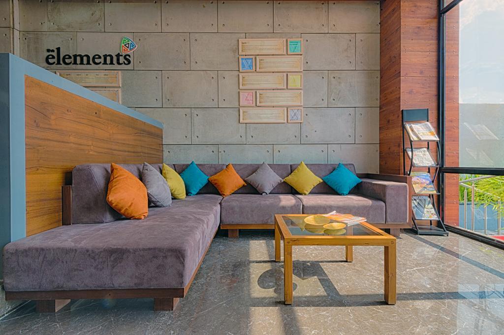 The Elements Hotel Rajkot Exterior foto