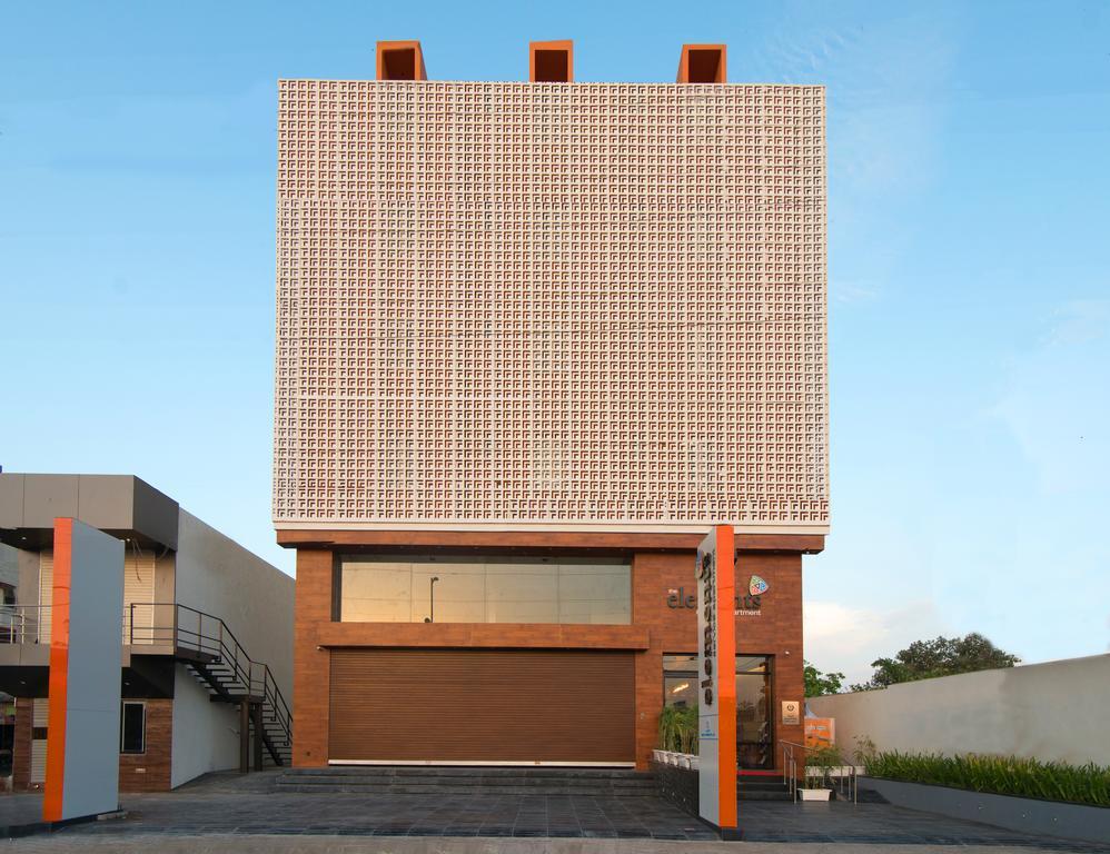 The Elements Hotel Rajkot Exterior foto