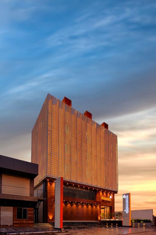The Elements Hotel Rajkot Exterior foto